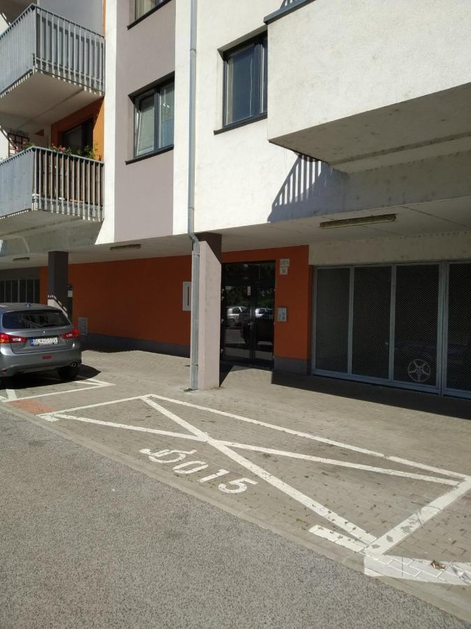 Brand New Apartment. Parking Spot Included! Bratislava Exterior foto